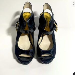 Michael Kors Womens Becky Ankle Strap Open Toe Ankle, Black, Size 5.5.